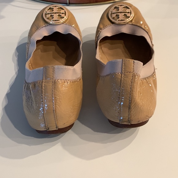 Tory Burch Caroline nude patent leather flats-size 8 - Picture 7 of 14